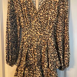 Chic Leopard Long Sleeve Dress